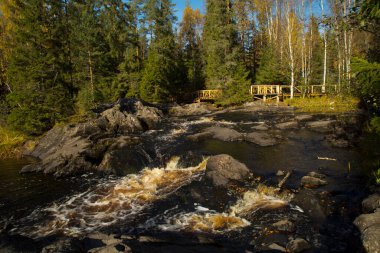 Rusya, Tohmajoki nehrinde Ruskeala şelaleleri..