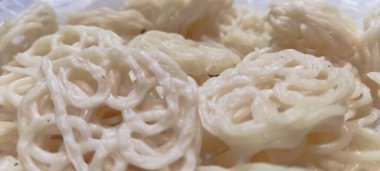 Kerupuk putih, Endonezya 'nın geleneksel kızartılmış krakerlerinden biridir.