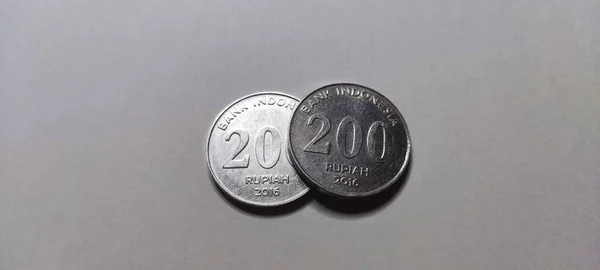 Jakarta Indonesia Settembre 2023 200 100 Monete Idr Fondo Bianco — Foto Stock