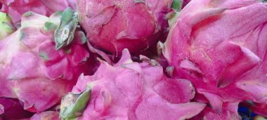 pazardan taze ejderha meyvesi arkaplanı ve dokusu