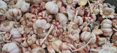 Pazarda taze sarımsak arkaplan ve doku