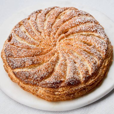 Galette des Rois (Badem Kremalı Puff Pasta Turtası)