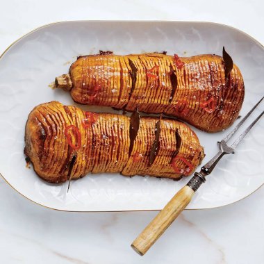 Hasselback Koyu Yapraklı Tereyağı Ezmesi
