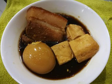  Ağır ateşte pişmiş domuz eti üst görünümü