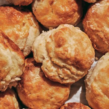 Ev yapımı yoğurt bisküvileri.