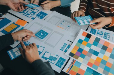 ux Grafik Tasarımcı Yaratıcı Tasarım Planlama Uygulama Süreç Geliştirme Web Cep telefonu için prototip kablo geliştirme. Kullanıcı deneyimi kavramı.