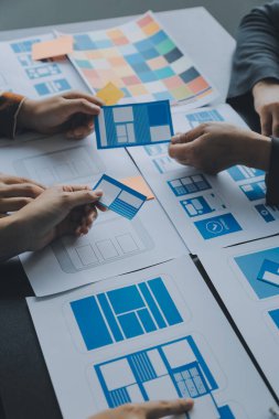 ux Grafik Tasarımcı Yaratıcı Tasarım Planlama Uygulama Süreç Geliştirme Web Cep telefonu için prototip kablo geliştirme. Kullanıcı deneyimi kavramı.