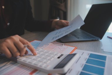 Model mobil uygulama ve web sitesi için UX UI tasarım süreci. Profesyonel uygulama geliştiricisi için kablo grafiğinin yaratıcı prototipi .