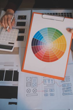 Model mobil uygulama ve web sitesi için UX UI tasarım süreci. Profesyonel uygulama geliştiricisi için kablo grafiğinin yaratıcı prototipi .