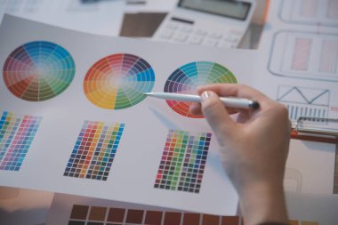Model mobil uygulama ve web sitesi için UX UI tasarım süreci. Profesyonel uygulama geliştiricisi için kablo grafiğinin yaratıcı prototipi .