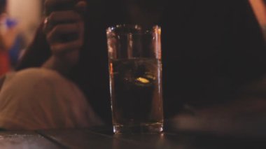 Masada buzlu cam var.