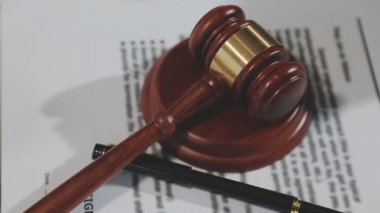 Hukuk ve adalet Tema