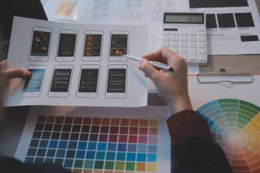 Model mobil uygulama ve web sitesi için UX UI tasarım süreci. Profesyonel uygulama geliştiricisi için kablo grafiğinin yaratıcı prototipi .