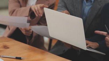 Grup ofis toplantı iş adamları