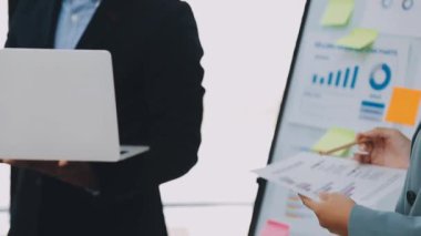 İş ekibi toplantısı ve planlama konsepti.