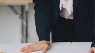 Ofiste birlikte çalışan iş adamları, iş ekibi konsepti