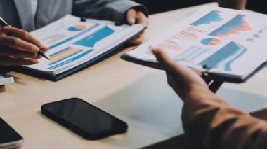 İş ekibi toplantısı ve planlama stratejisi