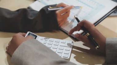 Ofiste çalışan iş ekibi.