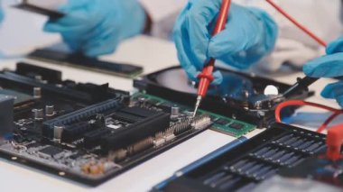 bilgisayar servisinin onarımı ve onarımı.