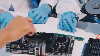 Bilgisayar anakart ve dizüstü bilgisayar. bir bilgisayarın onarımı.