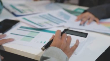 İş ekibi toplantısı, beyin fırtınası, takım çalışması, beyin fırtınası.