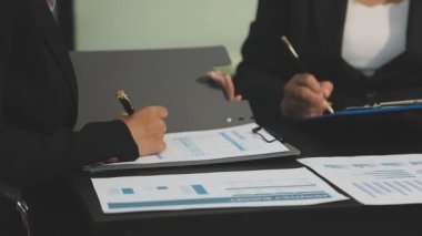 İş adamları toplantısı, tartışma planlama konsepti, ofiste çalışma