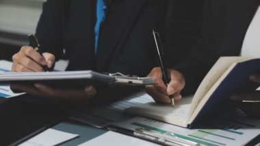 Ofisteki iş adamı. Ofisteki iş adamı