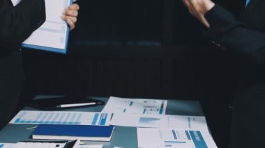 el sıkışan iş takım