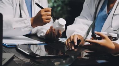 Tıp doktoru panosuna yazma