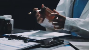 erkek doktor reçete yazma