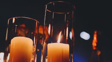 Geceleri mum yakmak.