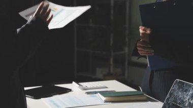 el sıkışan iş takım