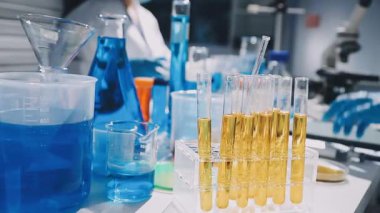 Kimyasal laboratuvar ekipmanları. laboratuvar araştırmaları ve bilim konsepti