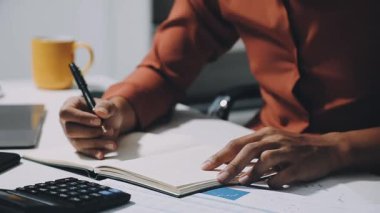 İş adamı el yazısı notları