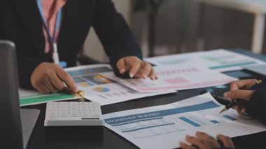 Ofiste çalışan bir iş kadını. iş adamları