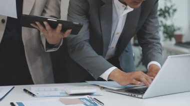 Mali belgeleri tartışırken iş adamları