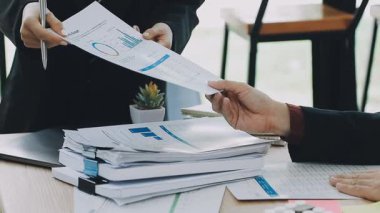İş Takımı Proje Üzerinde Çalışıyor