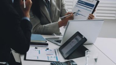 Ofiste iş toplantısı