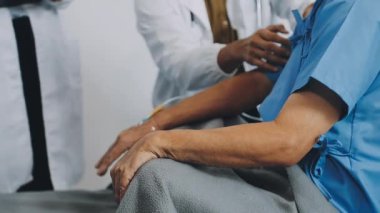 Hastanın muayenehanesinde.