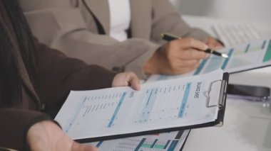 İş yerindeki iş adamları