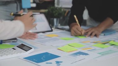 Ofiste çalışan iş ekibi.