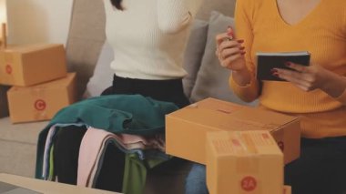 Yeni ürünler sunan genç Asyalı kadınlar, küçük işletme girişimcileri ve serbest meslek kavramı