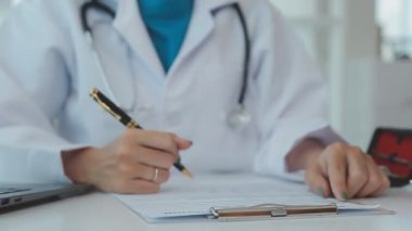 Klinikteki işyerinde reçeteli doktor