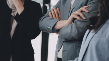 yakın çekim. iş ortakları karşılıklı ofiste