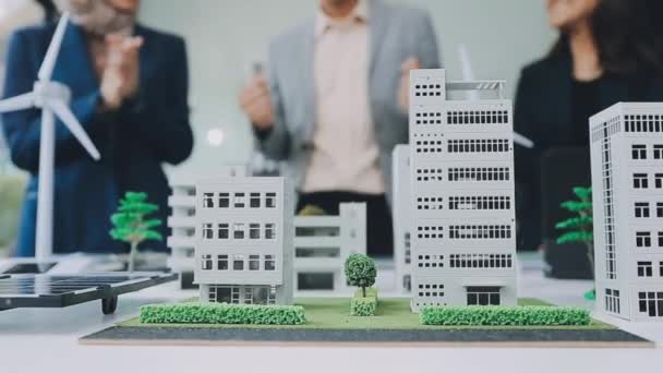 Miniaturní Lidé Model Obchodního Týmu Stojí Zeleném Pozadí — Stock video