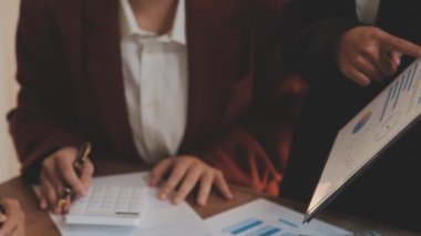 Yeni projeyle iş ekibi toplantısı