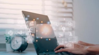 Soyut yaratıcı dijital dünya haritasına çift pozlama ve dizüstü bilgisayarla arka planda, araştırma ve strateji kavramında yazmak