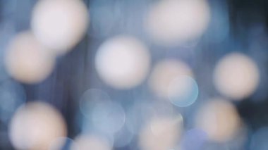 Bokeh, şehirdeki yılbaşı ışıklarının arka planı