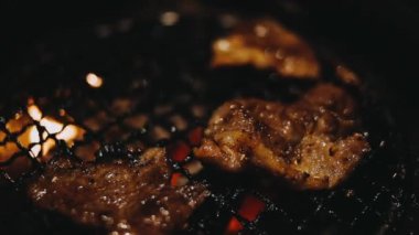 Yakiniku, Japonya 'nın en popüler yemek pişirme tarzlarından biridir..