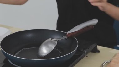 Mutfakta pişirme işlemi